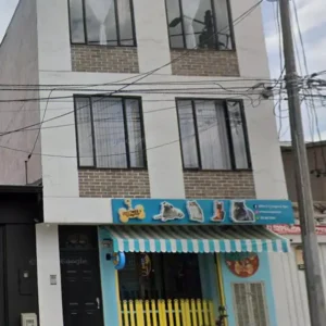 CR 4 # 1 - 33 APTO 301